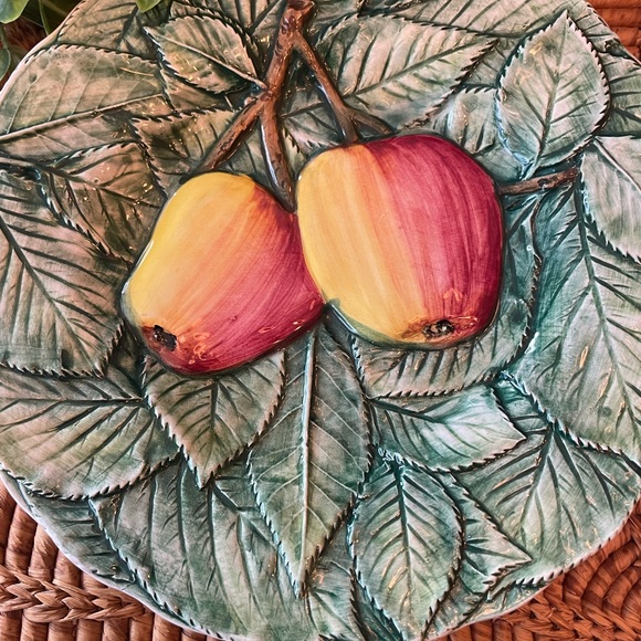 Beautiful Ceramic Fruit Plates 4 Piece Set Made in Italy - Picture 2 of 14